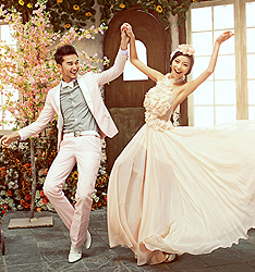 奢爱花宴
	
		作者：钟晨