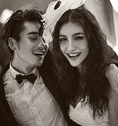 Happiness
	
		作者：蔓莎视觉