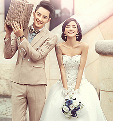 月光码头的故事
	
		作者：吴文阁