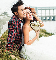 依依青草
	
		作者：朱辽斌