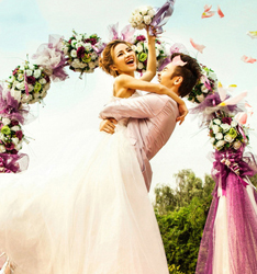 浪漫草坪婚礼
	
		作者：朱辽斌