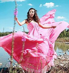 裙舞飞扬
	
		作者：阮赵银