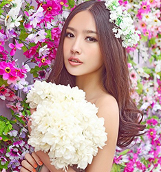 花开四月天，倾国倾城
	
		作者：戈登