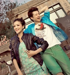 斑斓海岸线
	
		作者：老吴VS荣荣