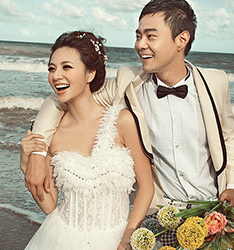 白色洛丽塔
	
		作者：摄影师LIANG亮