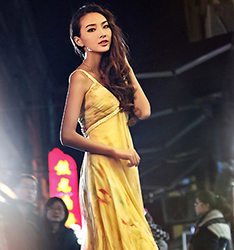 香槟.夜
	
		作者：OSCAR