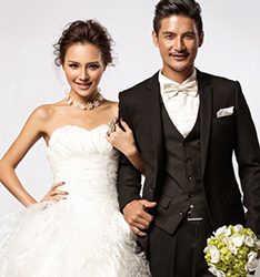 时尚新娘-FASHION
	
		作者：美人纪