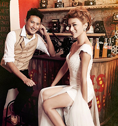 马戏团婚礼系2
	
		作者：拾花摄