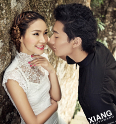 漫步石阶
	
		作者：三亚洛克伊婚纱摄影