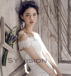 《时尚新娘COSMO BRIDE》
	
		作者：斯岩