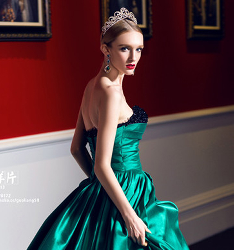 典雅女王
	
		作者：郭亮