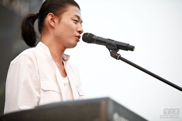 点击大图看下一张:霍尊图片5