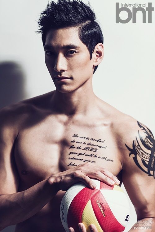 点击大图看下一张：韩国肌肉美男金耀涵写真图片1