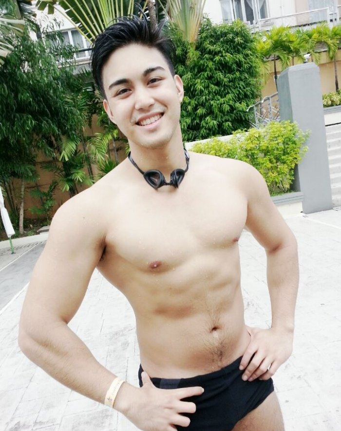 点击大图看下一张：泰国肌肉帅哥 阳光灿烂笑容迷人