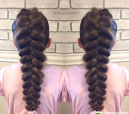 点击大图看下一张：儿童舞台表演编发大全