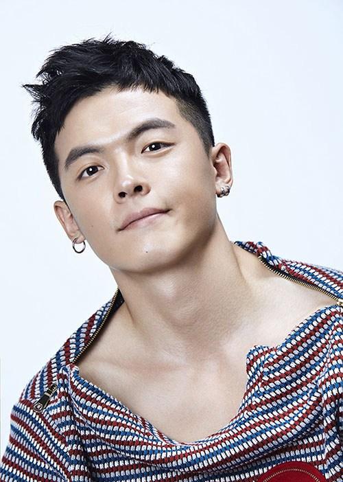 点击大图看下一张：王煜写真大片曝光 文艺范颠覆硬汉形象