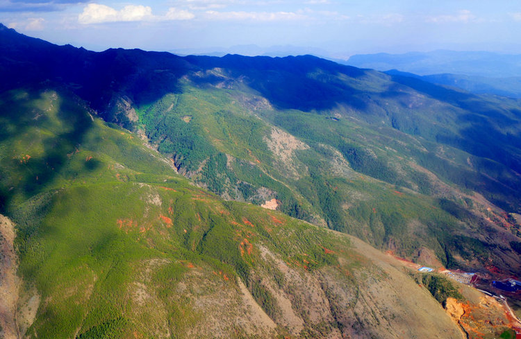 点击大图看下一张：大山深处
