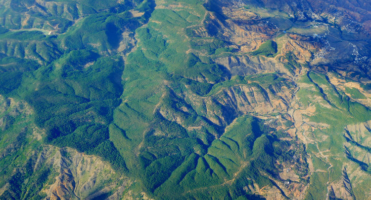 点击大图看下一张：大山深处