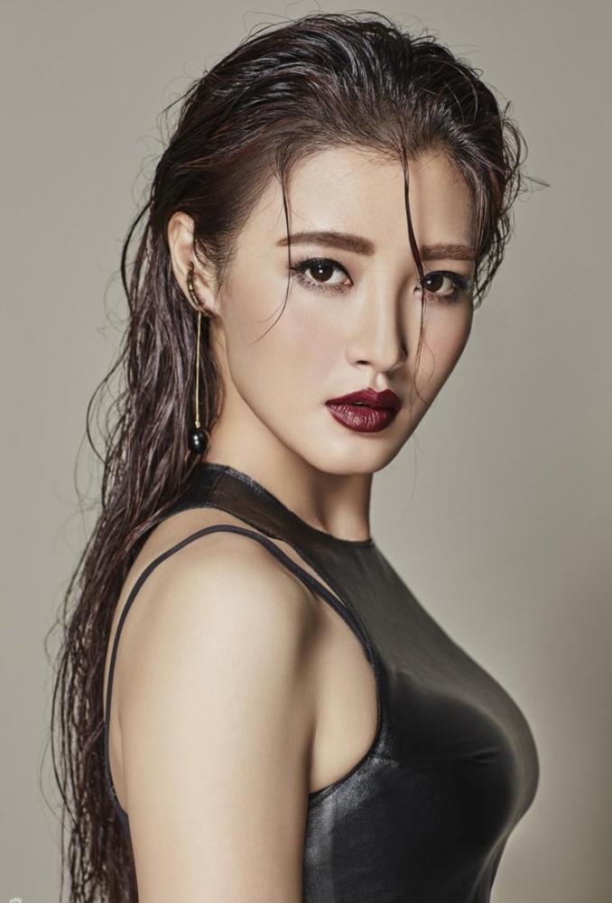 点击大图看下一张:白庆琳野性写真曝光 攻气十足相当撩人