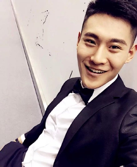 点击大图看下一张:穿衣显瘦脱衣有肌肉才是是男人最好的外衣