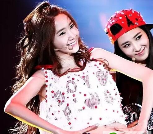 点击大图看下一张:可爱苹果头扎发