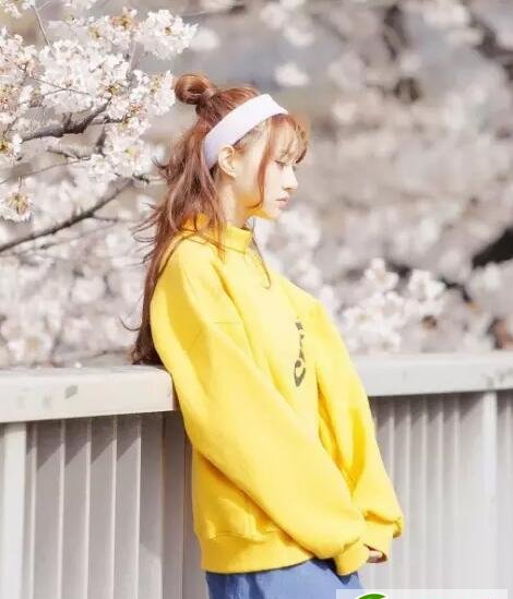 点击大图看下一张:丸子头这样扎才叫好看