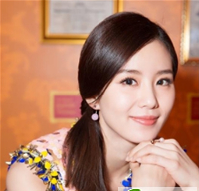 点击大图看下一张：做气质女神 从一款最新时尚扎发开始