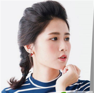 点击大图看下一张：做气质女神 从一款最新时尚扎发开始