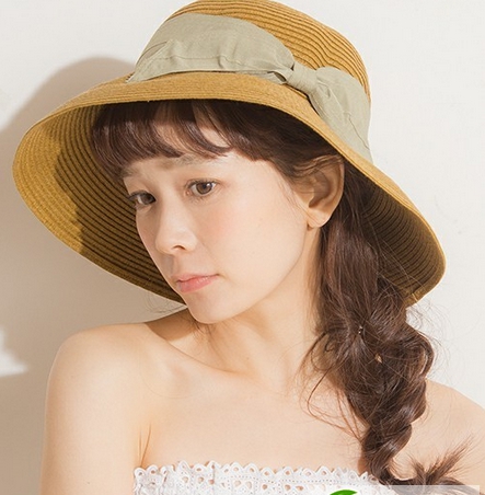 点击大图看下一张:夏日防晒搭配单品 编发发型学起来