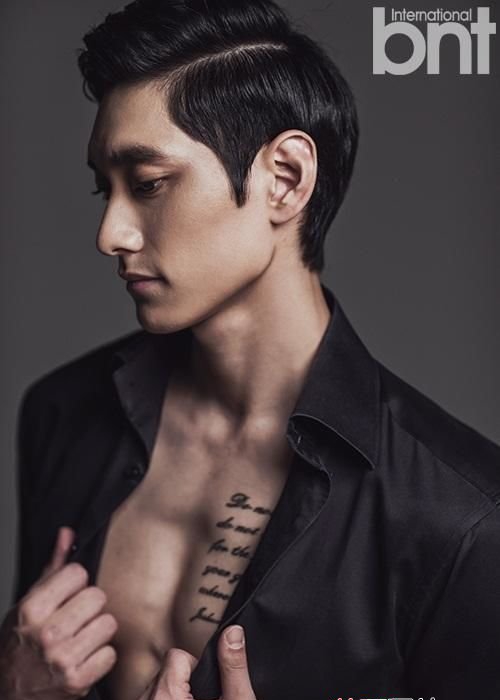 点击大图看下一张:韩国排球帅哥金耀涵最新写真