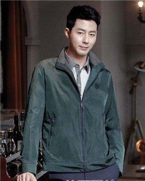 点击大图看下一张：韩国帅哥赵寅成高清写真