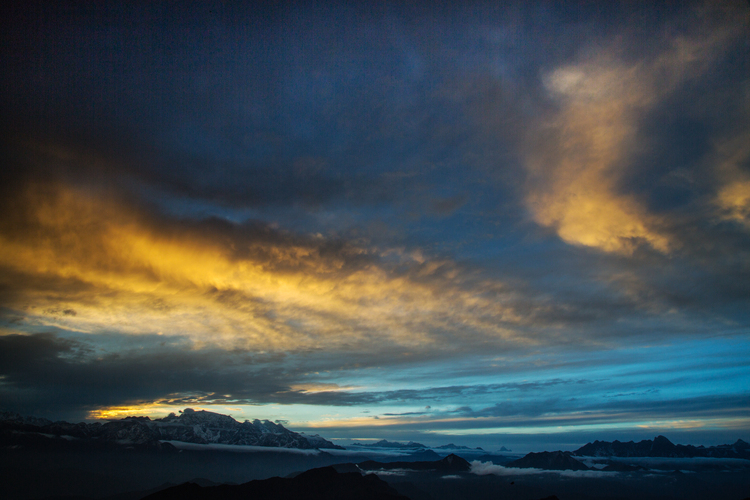 点击大图看下一张：日落仙山琼阁