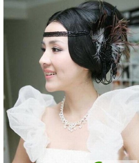 点击大图看下一张：优雅韩式新娘盘发发型图片