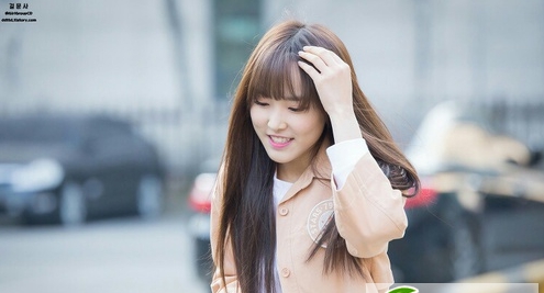 点击大图看下一张：崔俞娜YuJu齐刘海 韩式学院风显瘦刘海发型