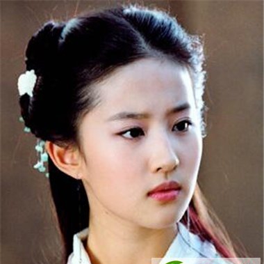 点击大图看下一张:神仙姐姐刘亦菲 古装百变发型逐一演绎