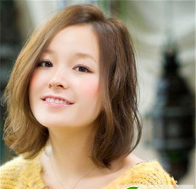 点击大图看下一张:时尚女生卷发发型 气质灵动超迷人