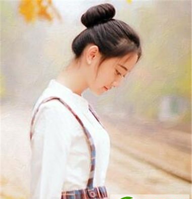 点击大图看下一张：淑女文艺范发型 温婉书香气质美人