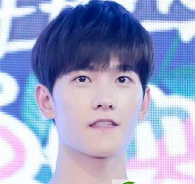 点击大图看下一张：男生夏日不二选择发型 最新型男精致发型设计