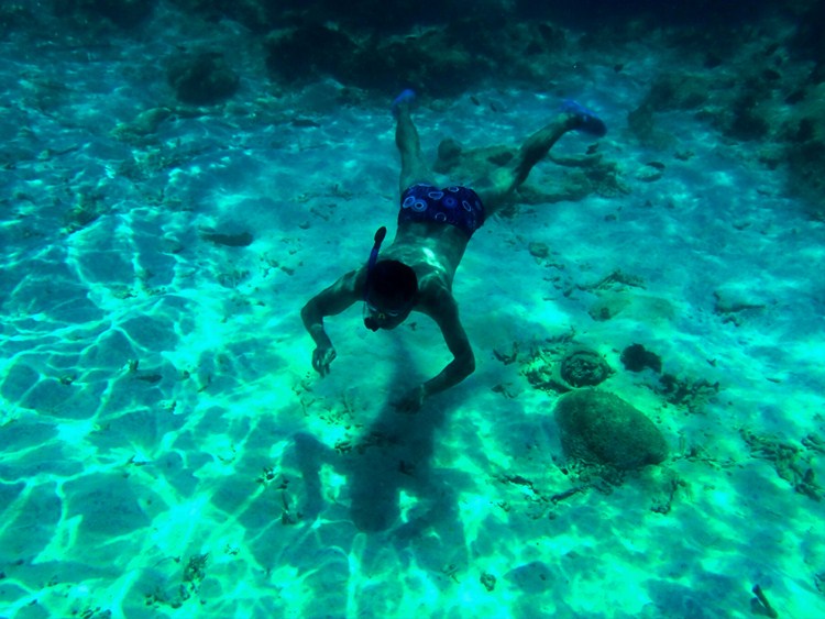 点击大图看下一张：马来西亚热浪岛浮潜