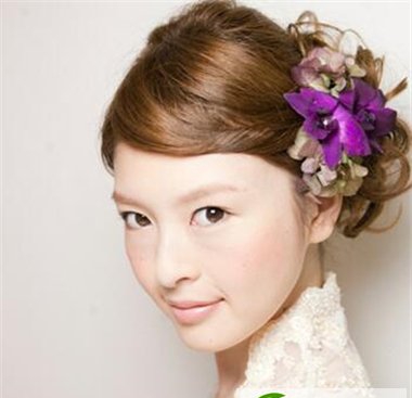 点击大图看下一张：韩系短发新娘发型大盘点