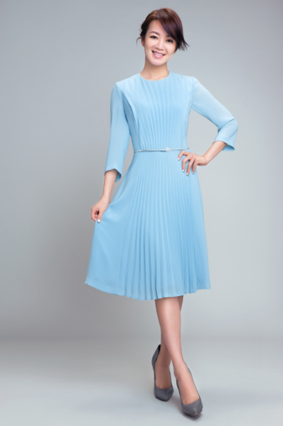 点击大图看下一张：阿雅全新写真曝光 蓝色连身裙显优雅