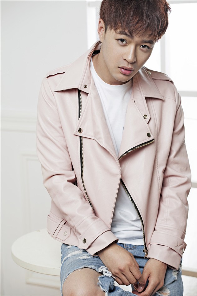 点击大图看下一张：董春辉写真曝光