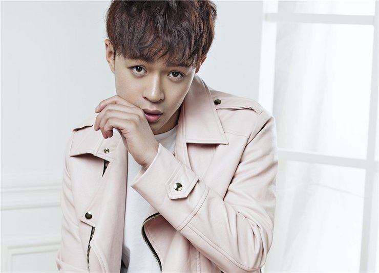 点击大图看下一张：董春辉写真曝光