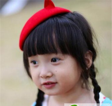 点击大图看下一张：讨喜款小女生扎发 聪明可爱版最时尚