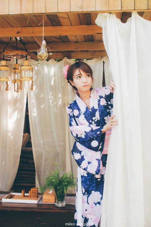 点击大图看下一张:7月和服写真