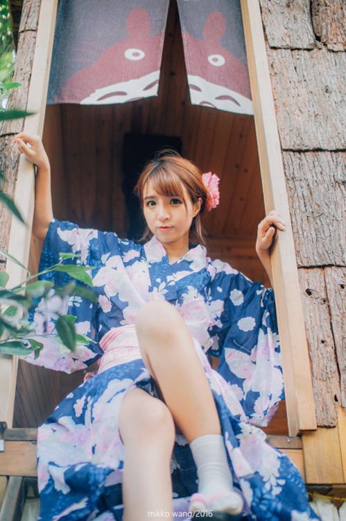 点击大图看下一张:7月和服写真