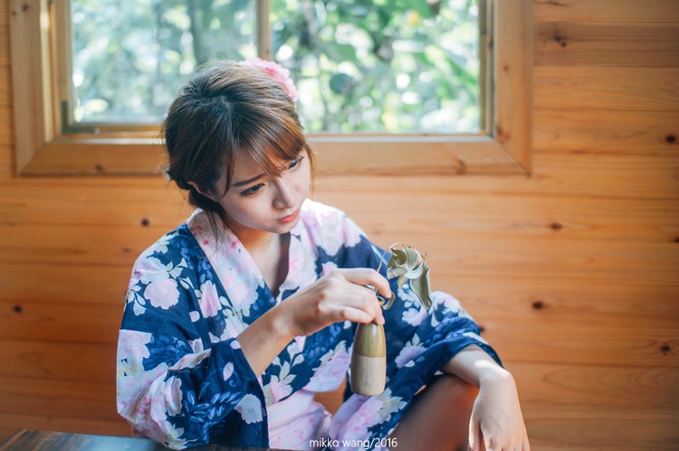 点击大图看下一张:7月和服写真