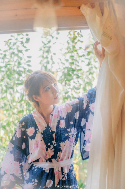 点击大图看下一张:7月和服写真