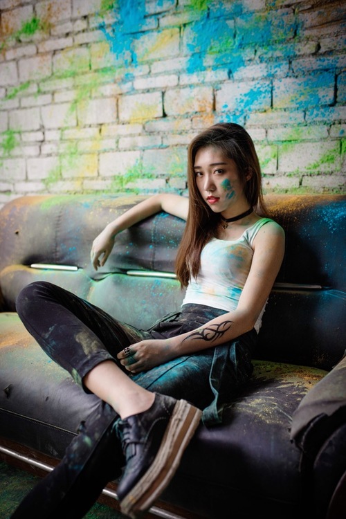 点击大图看下一张：废弃工厂玩彩粉