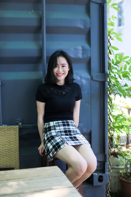 点击大图看下一张:一起感受阳光洒落肩上的夏天